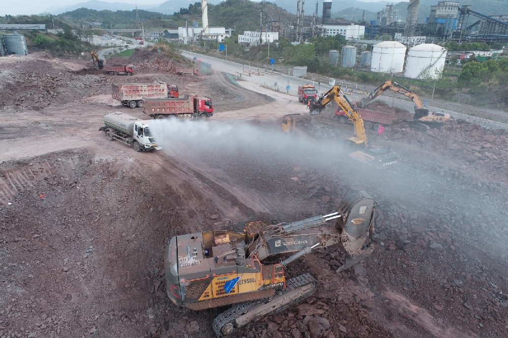 不停工、不斷檔，假期建設(shè)忙！